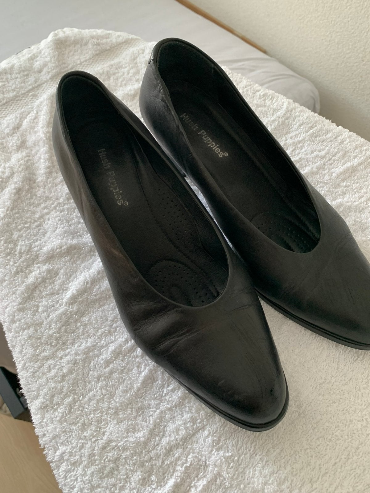 Halfhoge zwarte pumps, maat 41, Kleding | Dames, Schoenen, Zo goed als nieuw, Zwart, Ophalen of Verzenden