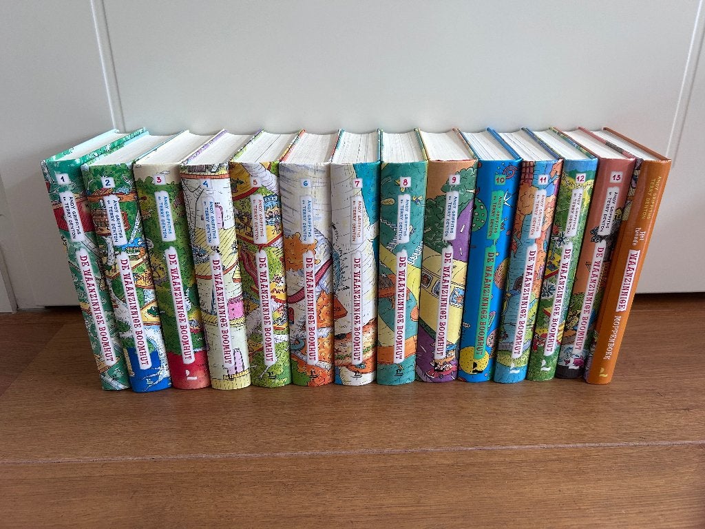 De Waanzinnige Boomhut serie - 13 boeken + moppenboek, Boeken, Ophalen of Verzenden, Zo goed als nieuw, Andy Griffiths; Terry Denton