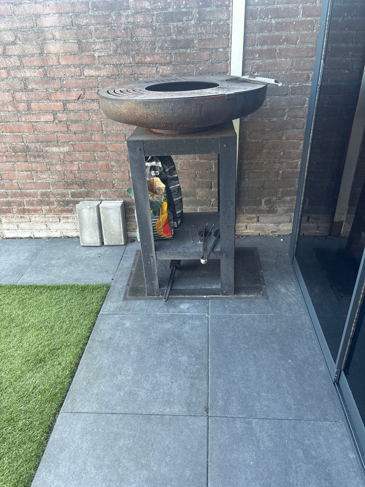 Robuuste vuurkorf/BBQ met onderstel, Tuin en Terras, Ophalen of Verzenden, Gebruikt