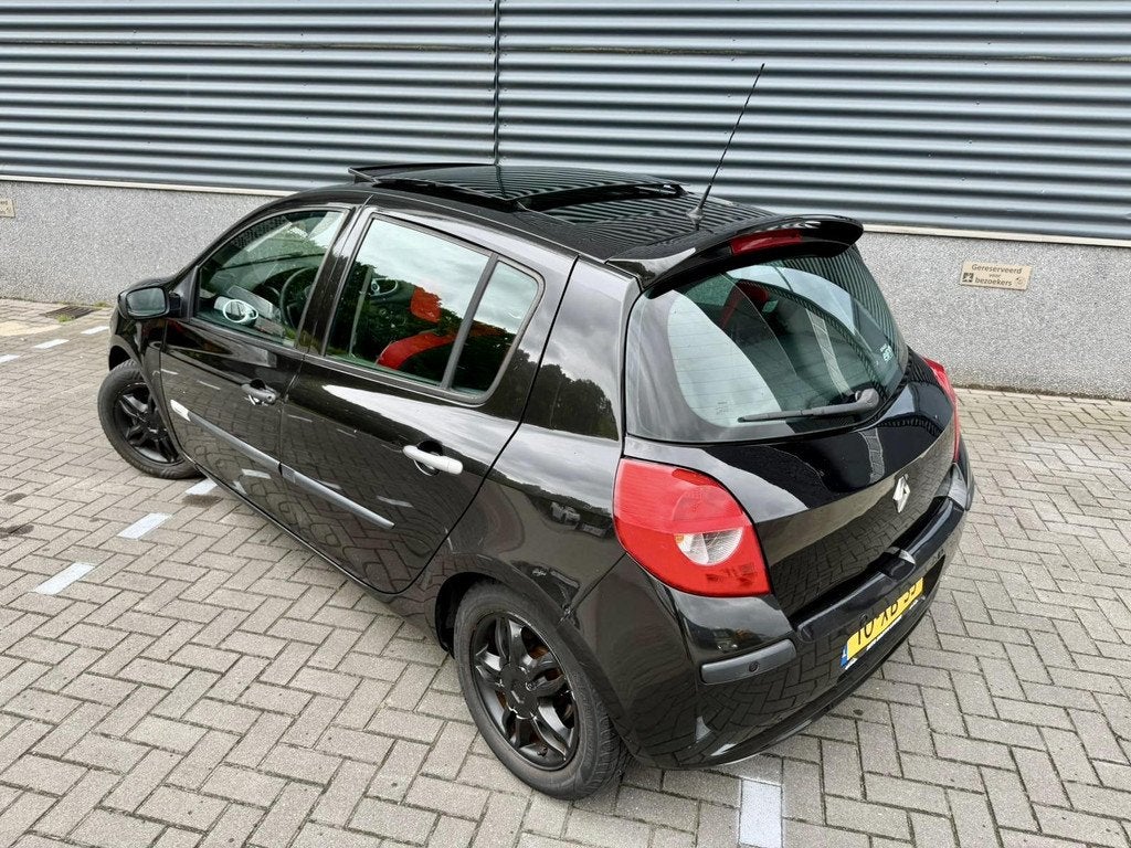 Renault Clio 1.4-16V Rip Curl *PANORAMADAK*AIRCO*100PK, Voorwielaandrijving, Gebruikt, 4 cilinders, Zwart
