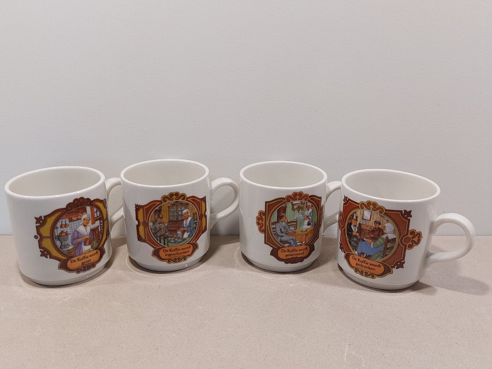 Complete set DE / Villeroy & Boch koffiemokken, Antiek en Kunst, Ophalen of Verzenden