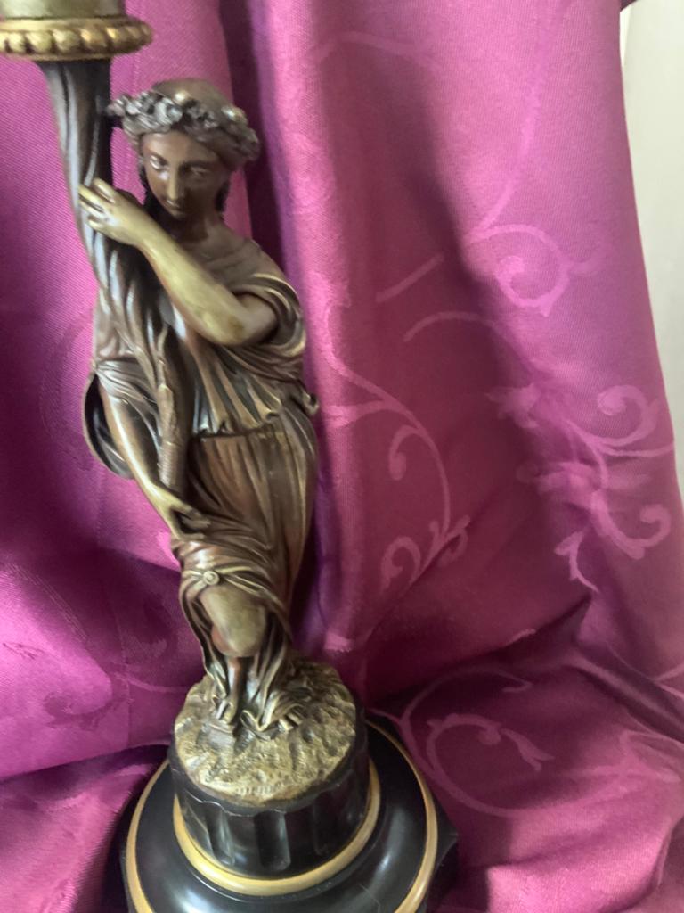 Prachtige antieke bronzen dame met fruit., Ophalen of Verzenden