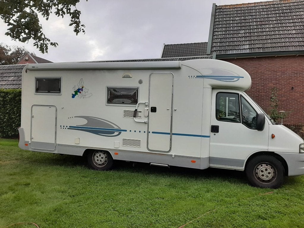 Adriatik Coral S660 SL camper met lengtebedden en garage., Caravans en Kamperen, Campers, Ringverwarming, Fiat, 6 tot 7 meter