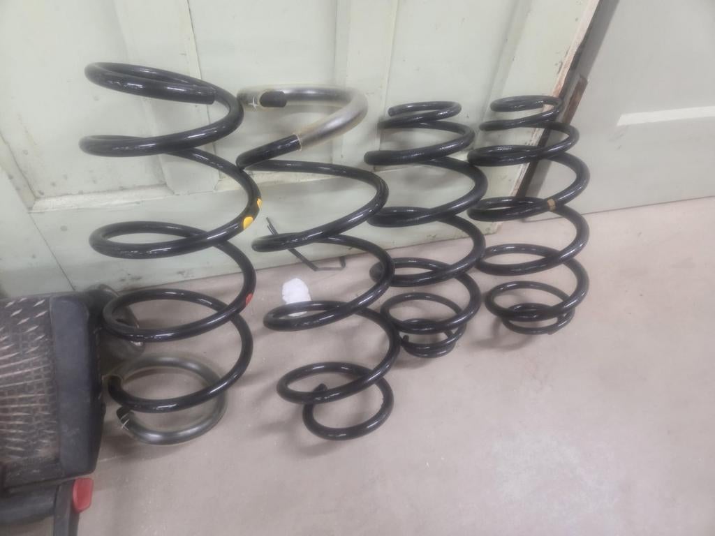 Nieuwe set veren voor Mercedes Vito, Auto-onderdelen, Ophanging en Onderstel, Ophalen of Verzenden, Nieuw, Mercedes-Benz