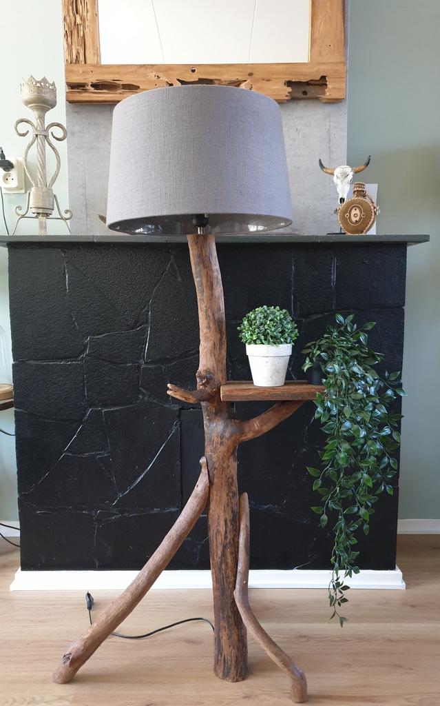 WOONKAMERLAMP VAN DRIJFHOUT., Huis en Inrichting, Lampen | Vloerlampen, Ophalen, 100 tot 150 cm, Hout, Landelijk
