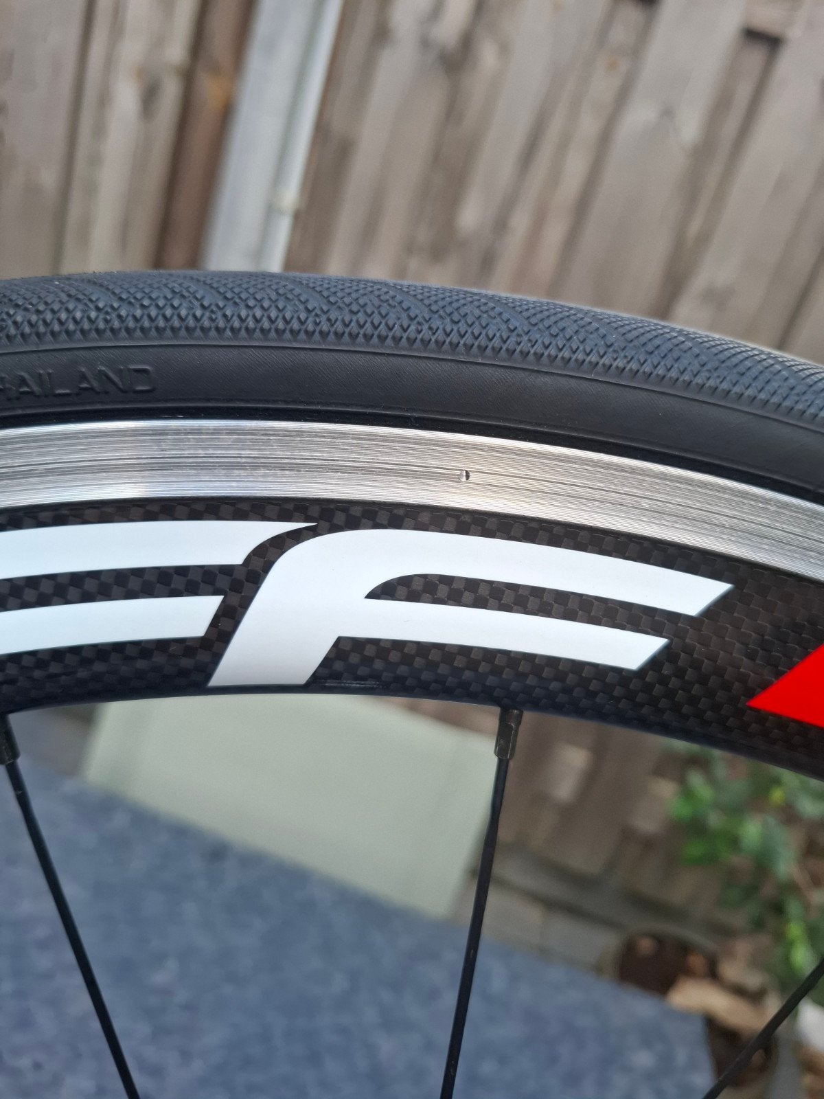Als Nieuw: FFWD F4R Clincher/Draadband voorwiel incl. band, Fietsen en Brommers, Fietsonderdelen, Racefiets, Carbon, Ophalen, Wiel