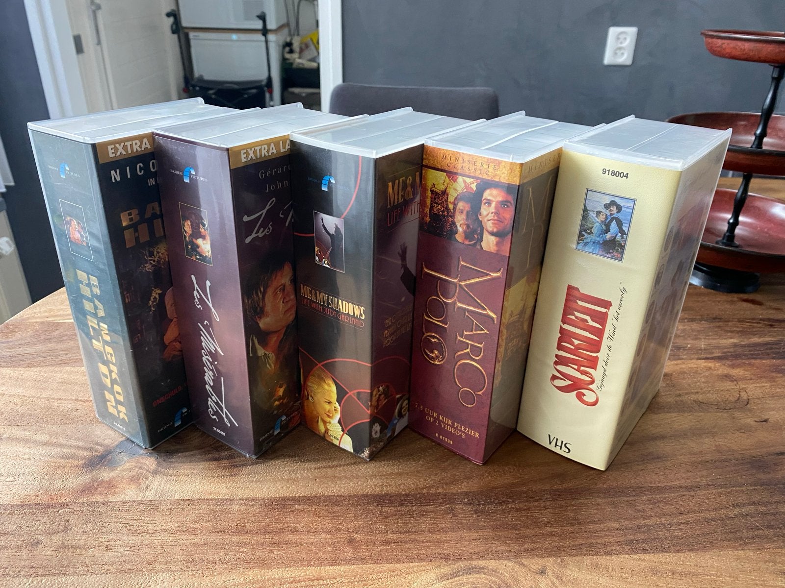 5 Klassieke Mini-series op VHS: Bangkok Hilton, Scarlett e.a, Cd's en Dvd's, Boxset, Drama, Ophalen of Verzenden, Vanaf 12 jaar