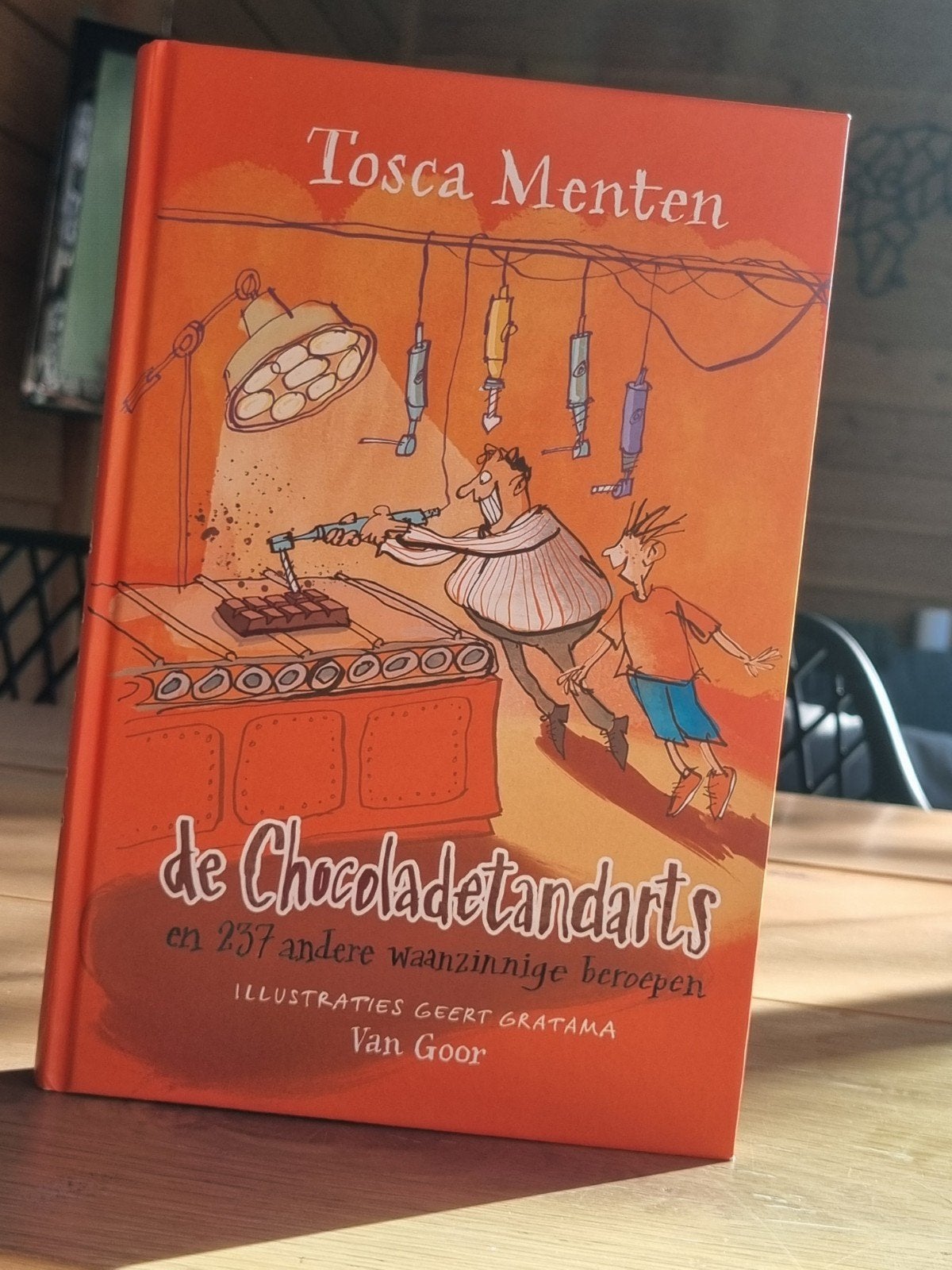 De Chocoladetandarts - Tosca Menten, Boeken, Ophalen of Verzenden, Zo goed als nieuw, Tosca Menten, Fictie algemeen