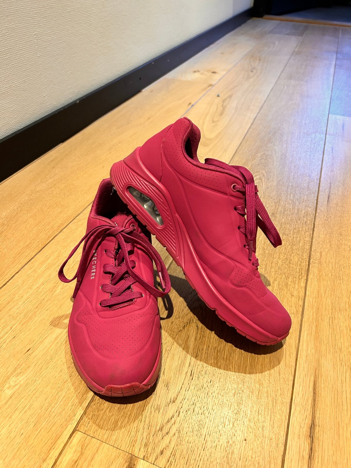 Skechers sneakers maat 40 - kleine beschadiging, Kleding | Dames, Ophalen of Verzenden, Gedragen, Roze, Sneakers of Gympen