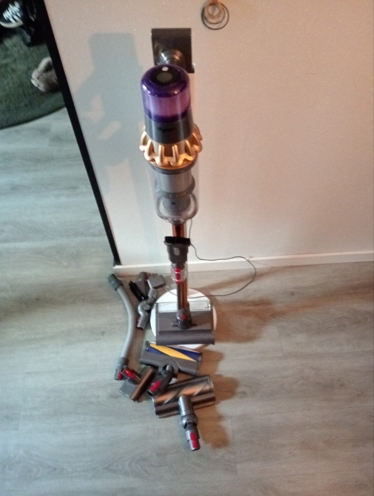Dyson V15S met dweil functie, Ophalen of Verzenden, Koper of Brons