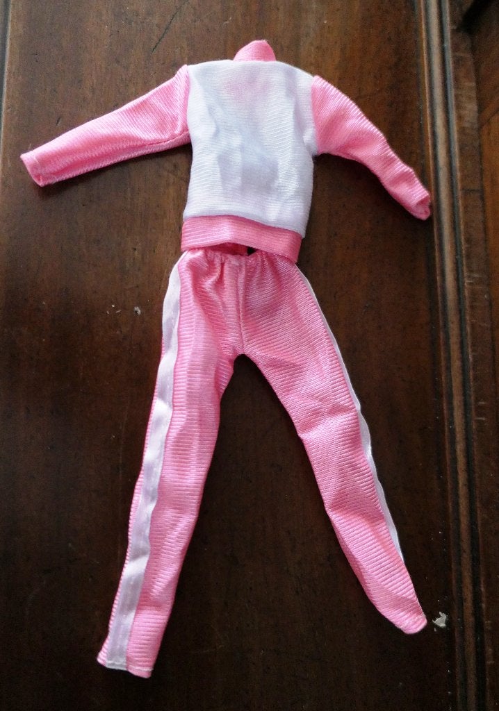 Vintage Barbie Poppenkleding – Sportset & Bruidssluier, Ophalen of Verzenden, Gebruikt, Kleertjes