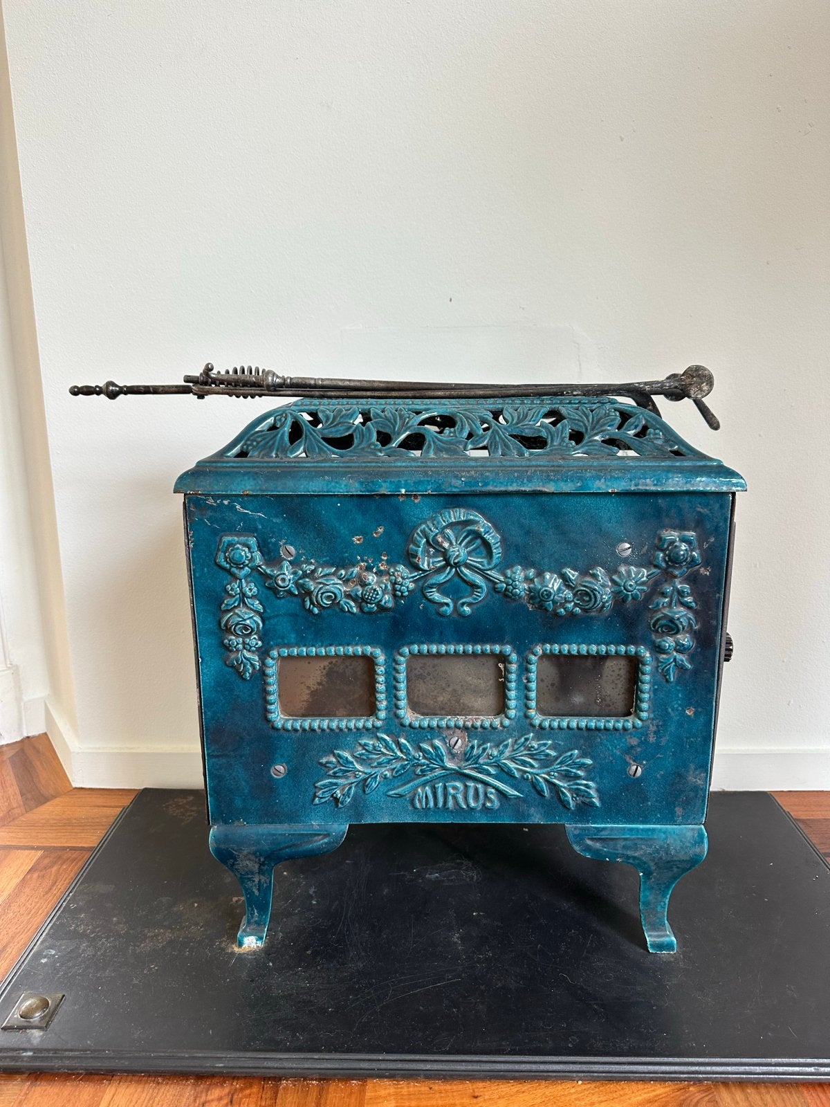 Antieke gietijzeren houtkachel 'Mirus' - Teal, Ophalen, Gebruikt, Vrijstaande haard, Houthaard