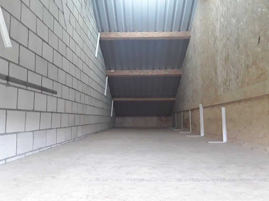 Opslagruimte op 1e verdieping in Budel, Ophalen