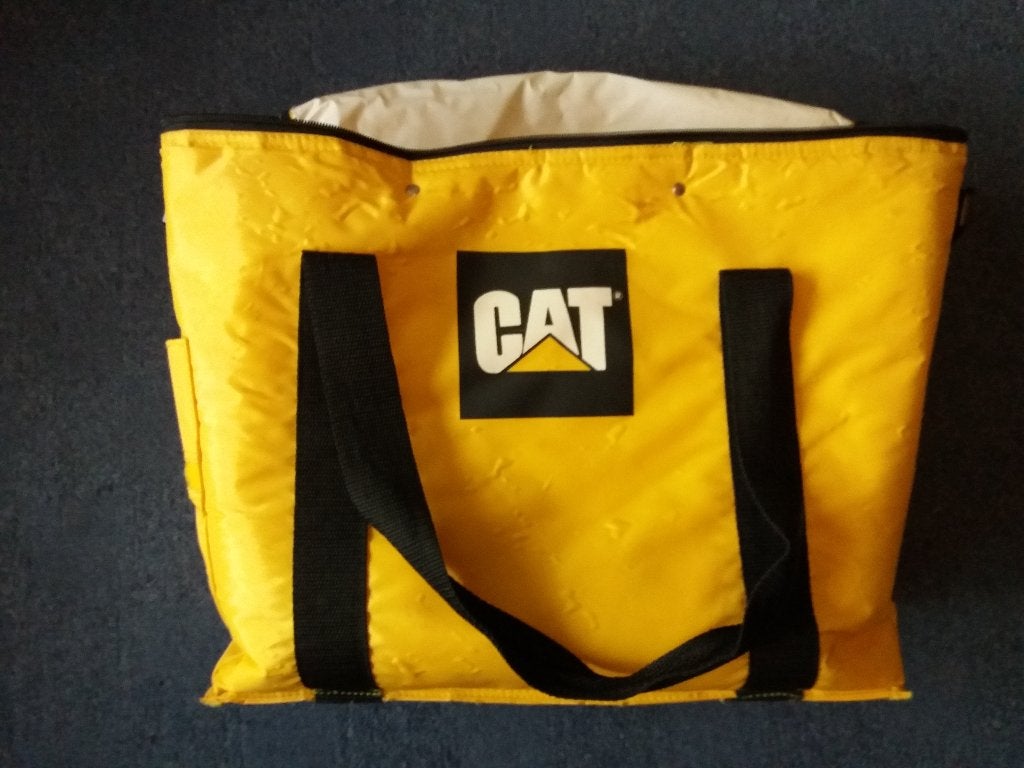 Een gele "CAT" iso-tas (koeltas)., 40 tot 60 cm, Gebruikt, 20 tot 30 cm, Geel
