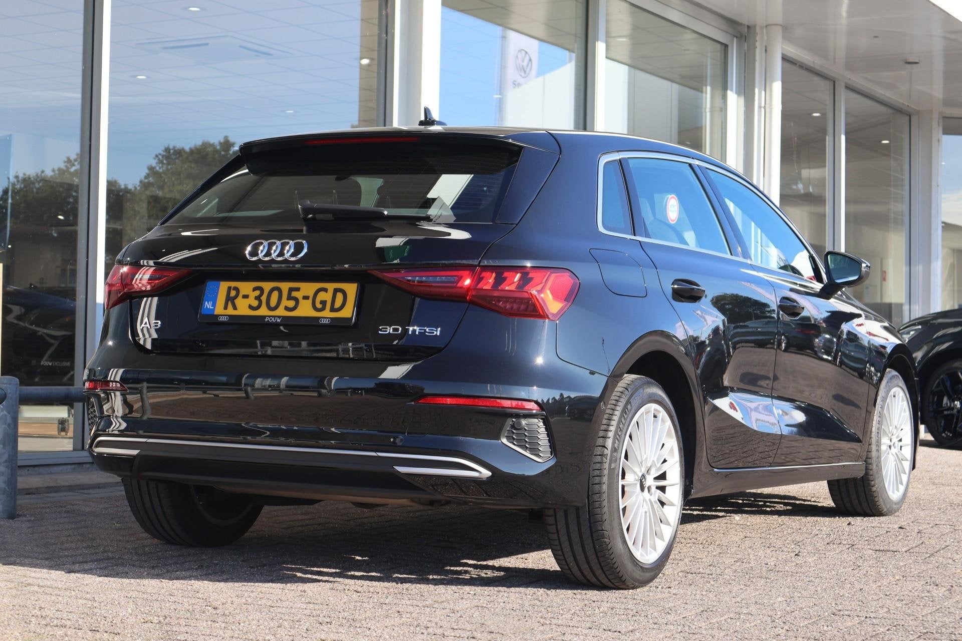 Audi A3 Sportback 30 TFSI 110pk Advanced Edition | Navigatie, Auto's, 12 maanden, Gebruikt, Zwart, Origineel Nederlands