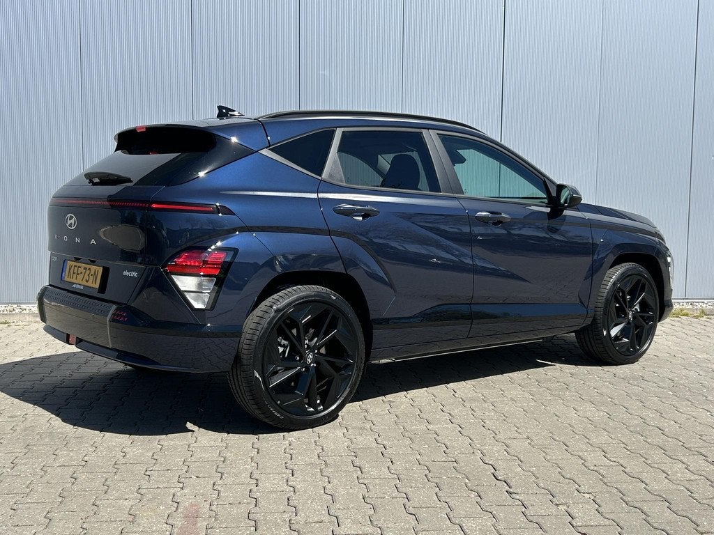Hyundai Kona Long Range Pure Edition 64.8 kWh / 20 Inch Lich, Auto's, Hyundai, Stof, Gebruikt, 750 kg, Blauw