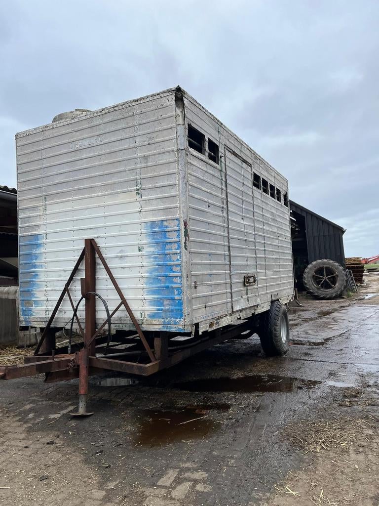 TE KOOP: VEEWAGEN MET KENTEKEN! En hydraulische klep, Ophalen of Verzenden