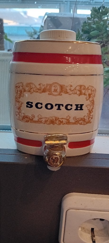 Mooie vintage Royal Victoria keramieken Scotch decanter., Ophalen of Verzenden