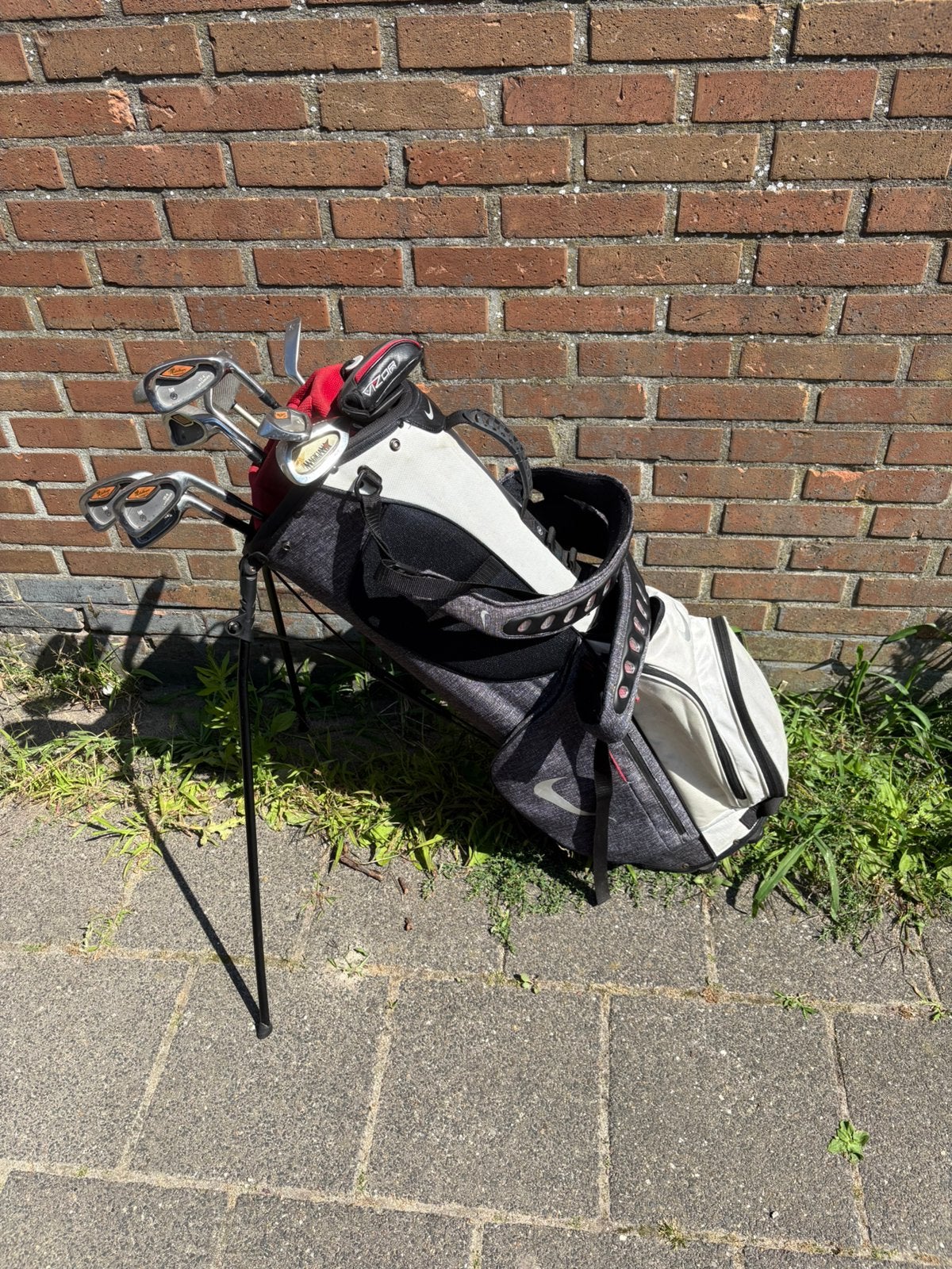 Nike golftas, golfclub magician en tchallenge golfsticks, Sport en Fitness, Ophalen, Zo goed als nieuw, Set, Overige merken