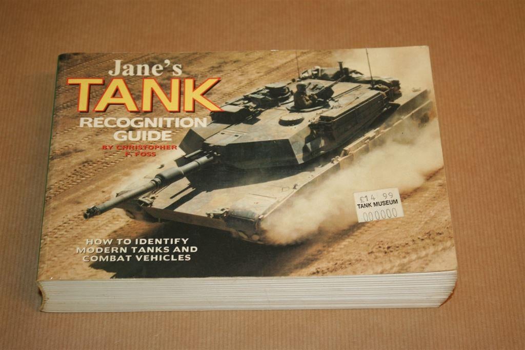 Jane's Tank & Combat Vehicle Recognition Guide !!, Boeken, Ophalen of Verzenden, Tweede Wereldoorlog, Gelezen, Overige onderwerpen