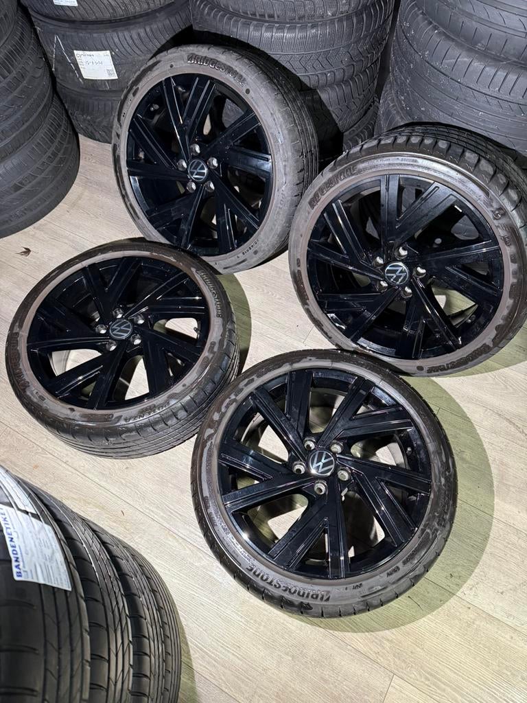 Vw Bergamo / orgineel / 18 inch / zomer / 5x112 / 57,1, Auto-onderdelen, Banden en Velgen, 18 inch, ----, Banden en Velgen, Ophalen of Verzenden