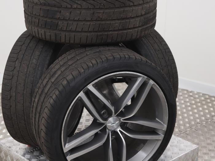 Sportvelgenset + banden van een Aston Martin DB9, Auto-onderdelen, Banden en Velgen, 12 maanden garantie, Gebruikt, -, -