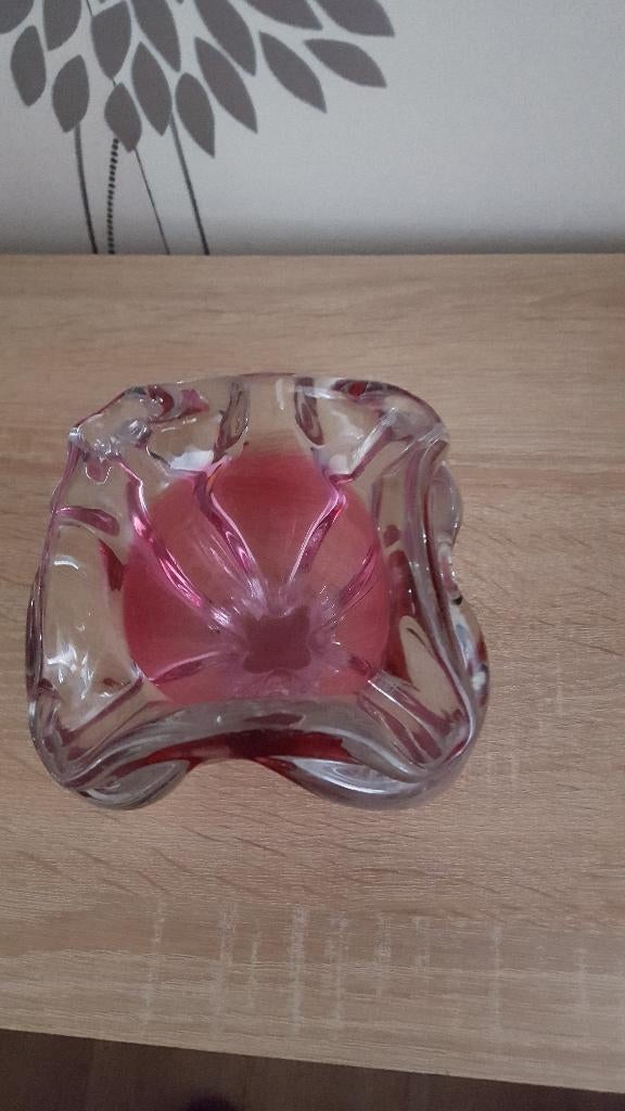2 mooie glazen asbakken , 1 rood 1 blauw ,, Antiek en Kunst, Antiek | Glas en Kristal, Ophalen of Verzenden