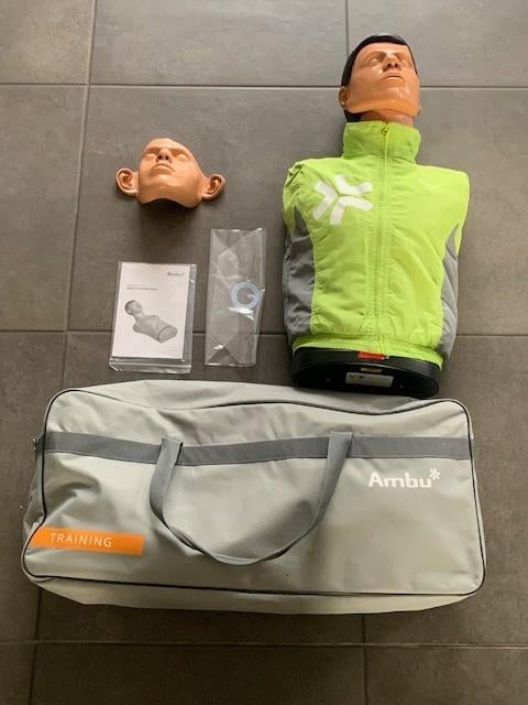 Ambuman reanimatiepoppen., Ophalen, Zo goed als nieuw
