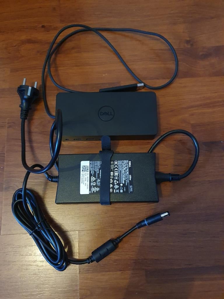 Dell D6000 USB-C/Opladen/3-Schermen/Windows/Macbook M1 M2 M3, Computers en Software, Dockingstations, Gebruikt, Docking station