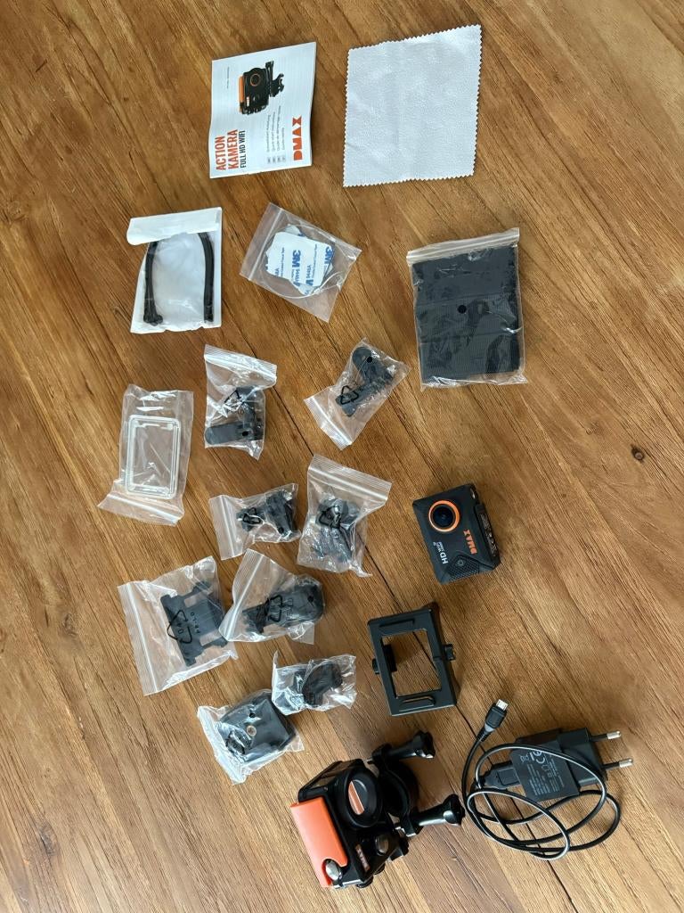 Action camera Full HD 1080p met waterproof case en adapters, Ophalen of Verzenden, Zo goed als nieuw, Overige merken
