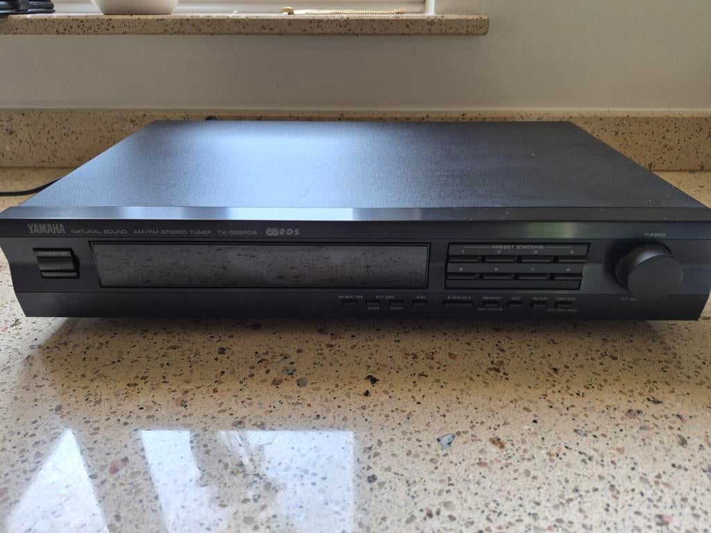 YAMAHA Natural Sound AM/FM Stereo Tuner TX-592RDS, Ophalen