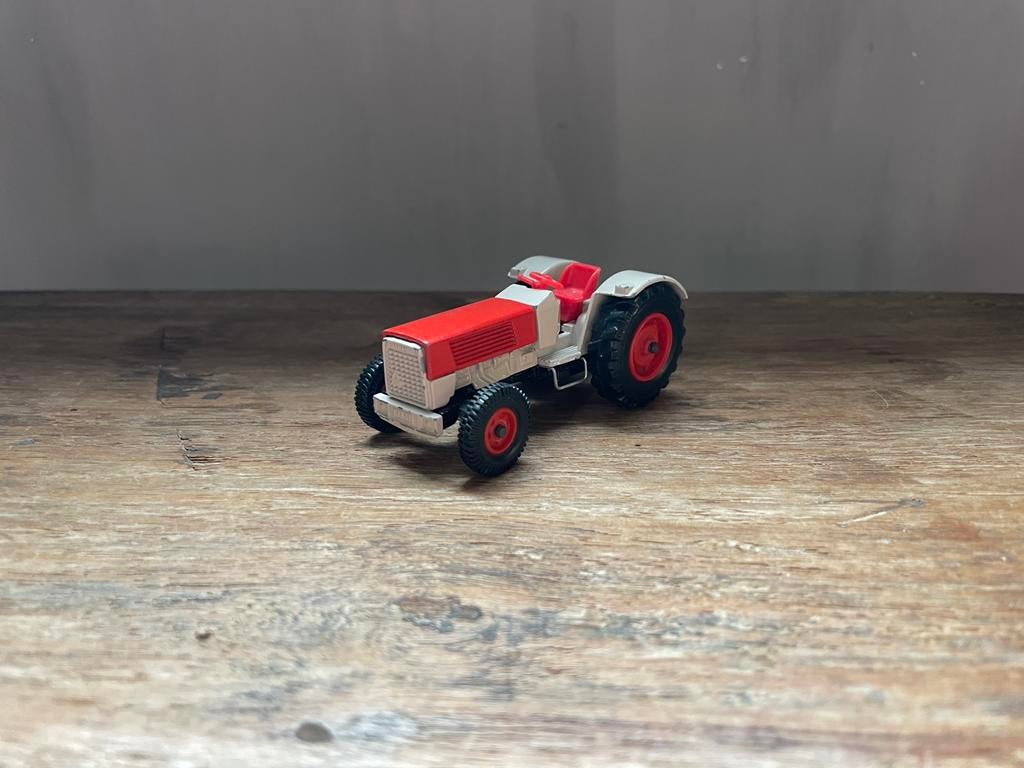 Siku V287 - Hanomag Robust 900 tractor rood, Ophalen of Verzenden, Zo goed als nieuw, Bus of Vrachtwagen, SIKU