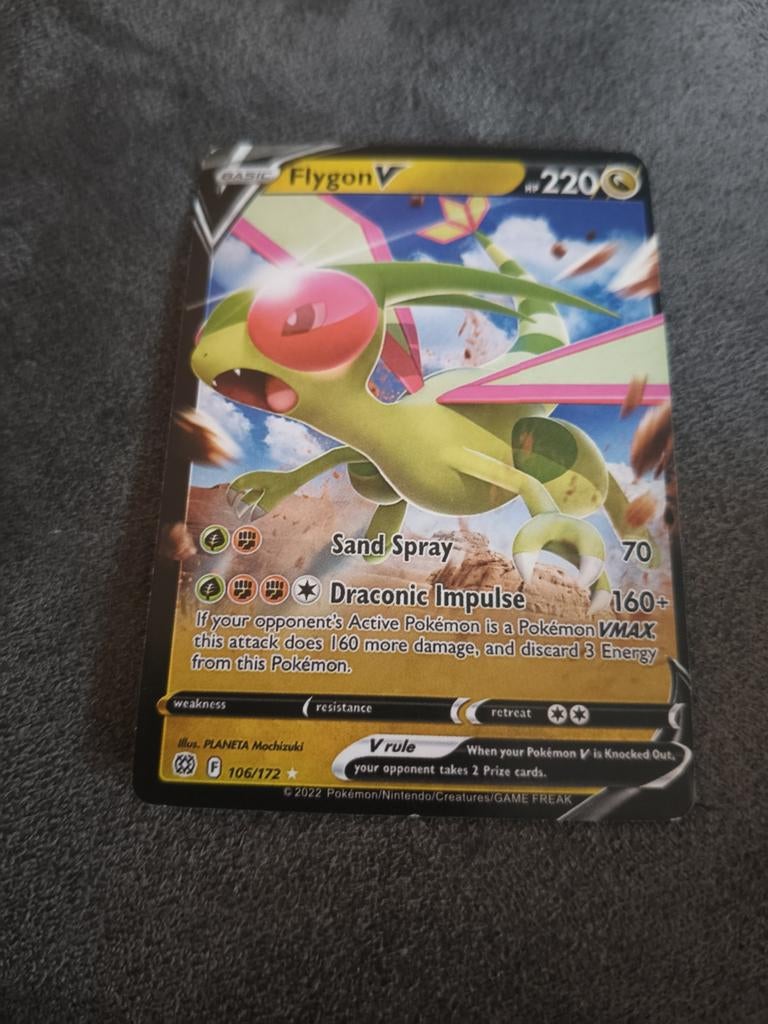 Flygon V Pokemon Kaart, Ophalen of Verzenden, Zo goed als nieuw, Losse kaart, Foil