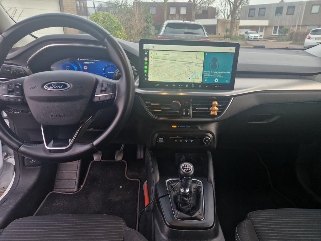 Foto 10 van Ford Focus 1.0 Ecoboost Hybrid  NOV 2022 CARPLAY DRAADLOOS