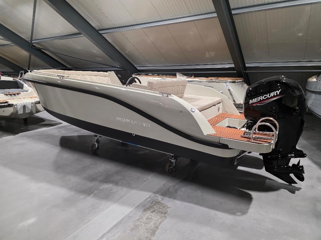 Lifestyle 626 Tender | Mercury 80 | Koelkast | Mega zonnebed, Ophalen, Nieuw, Buitenboordmotor, Polyester