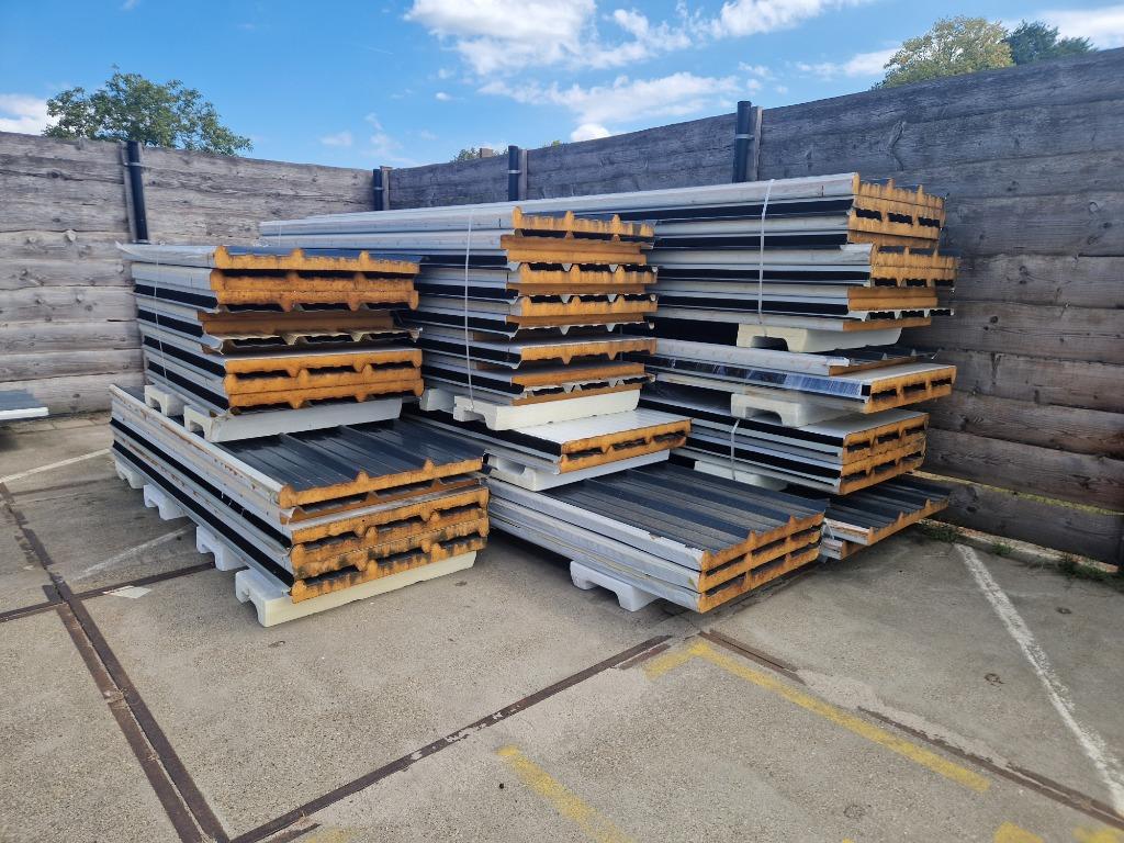 AANBIEDING partijen sandwichpanelen en profielplaten
