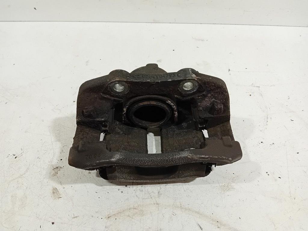 Remklauw rechts voor Peugeot 2008, Onderdelen@venauto.nl, Van der Ven Autorecycling B.V., Gebruikt, Ettenseweg 76, 4706 PB Roosendaal, The Netherlands