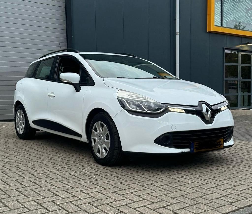 Te huur Renault Clio station KM-vrij, Diensten en Vakmensen, Verhuur | Auto en Motor, Aanhangwagen, Limousine, Personenauto, Trouwauto