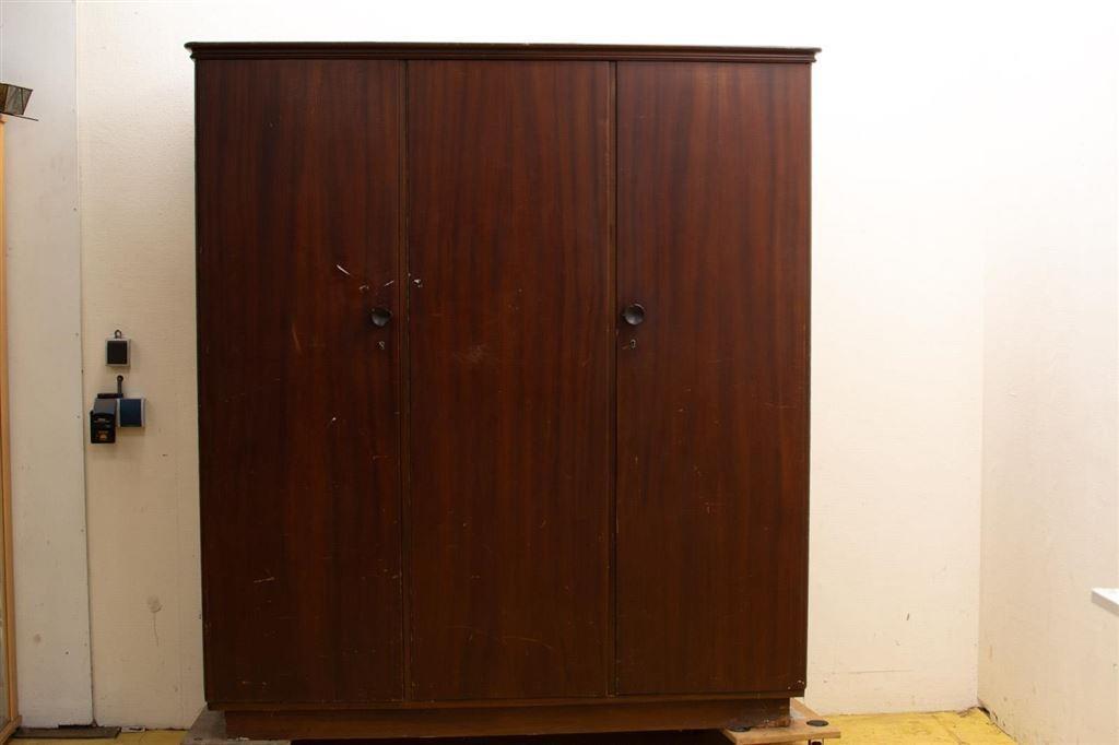 Vintage kledingkast 39063