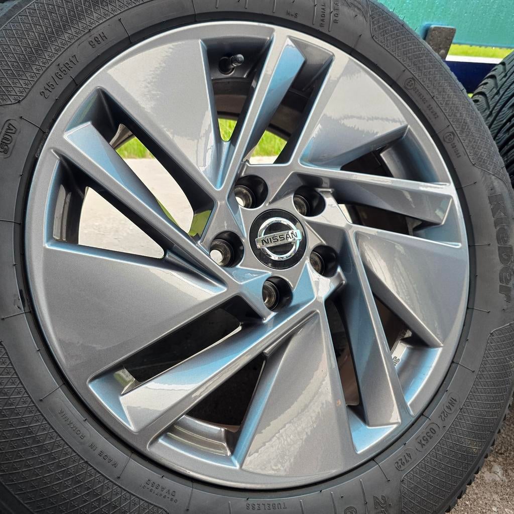 Origineel Nissan Qashqai winterset 215-65-17 TPMS, Ophalen, 215 mm, Banden en Velgen, Dewielbasis@outlook.com