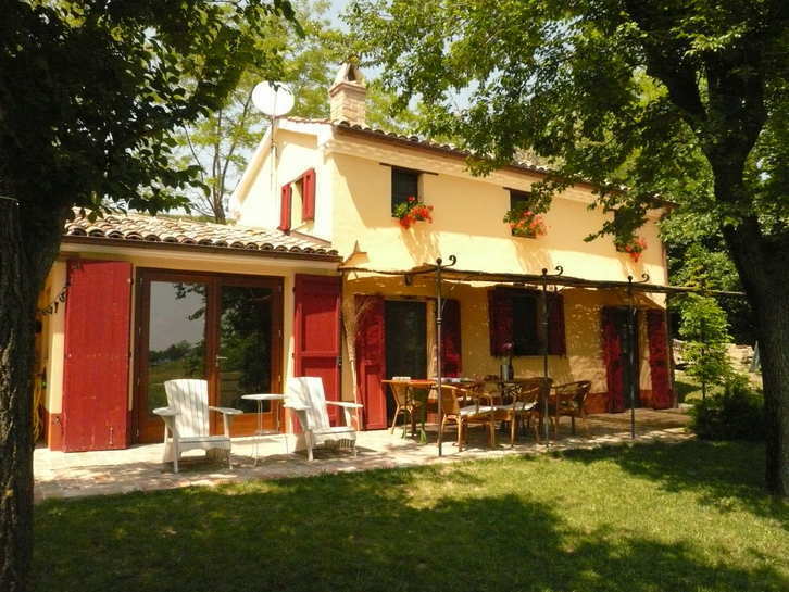 Romantisch huis met airco, oplaadpunt, zwembad en olijfgaard, Vakantie, Landelijk, Aan zee, Rome en Midden-Italië, Eigenaar