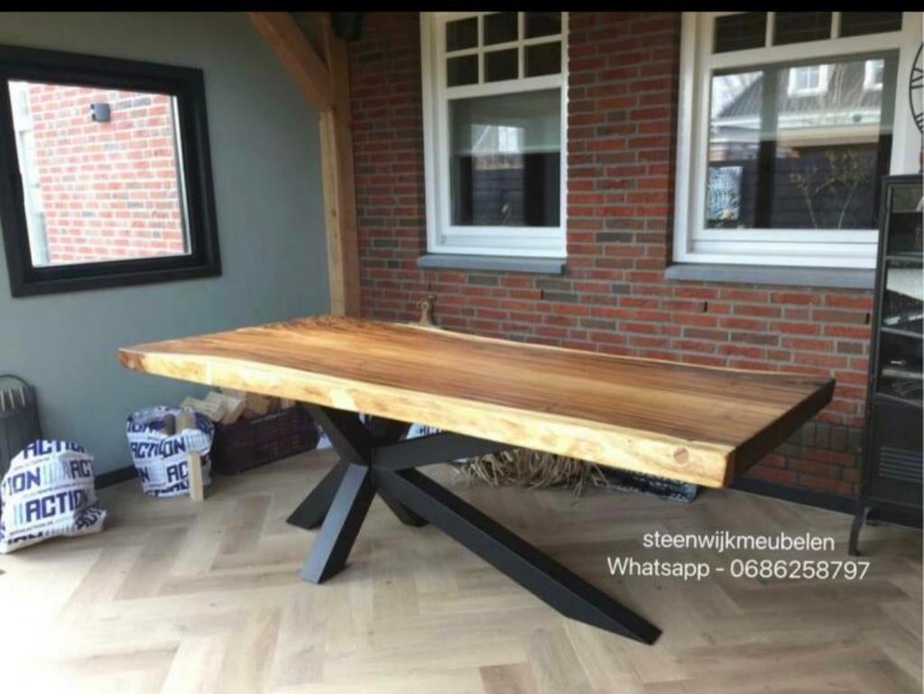 Foto 2 van Boomstamtafel Suar tafel bartafel epoxy ovaal rond eettafel