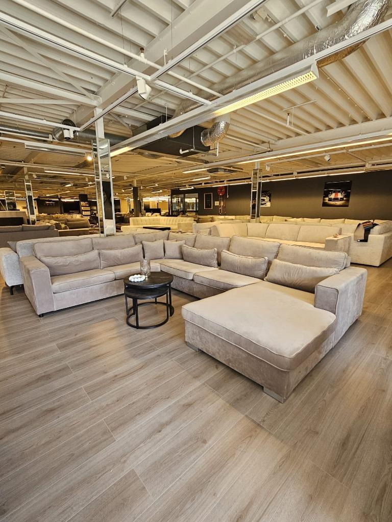 XXL Hoekbank Velvet Taupe Hemelvaart Lounge SALE Super Actie, Huis en Inrichting, Banken | Bankstellen, Hoekbank, Ophalen of Verzenden