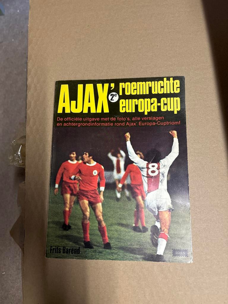 Ajax 2e roemruchte europa-cup Frits Barend, Ophalen of Verzenden, Gelezen, Algemeen
