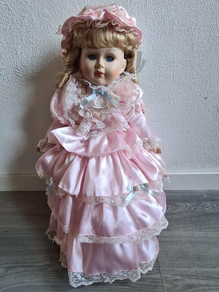 Porseleinen pop Equipment & Dolls, Ophalen, Zo goed als nieuw, Pop