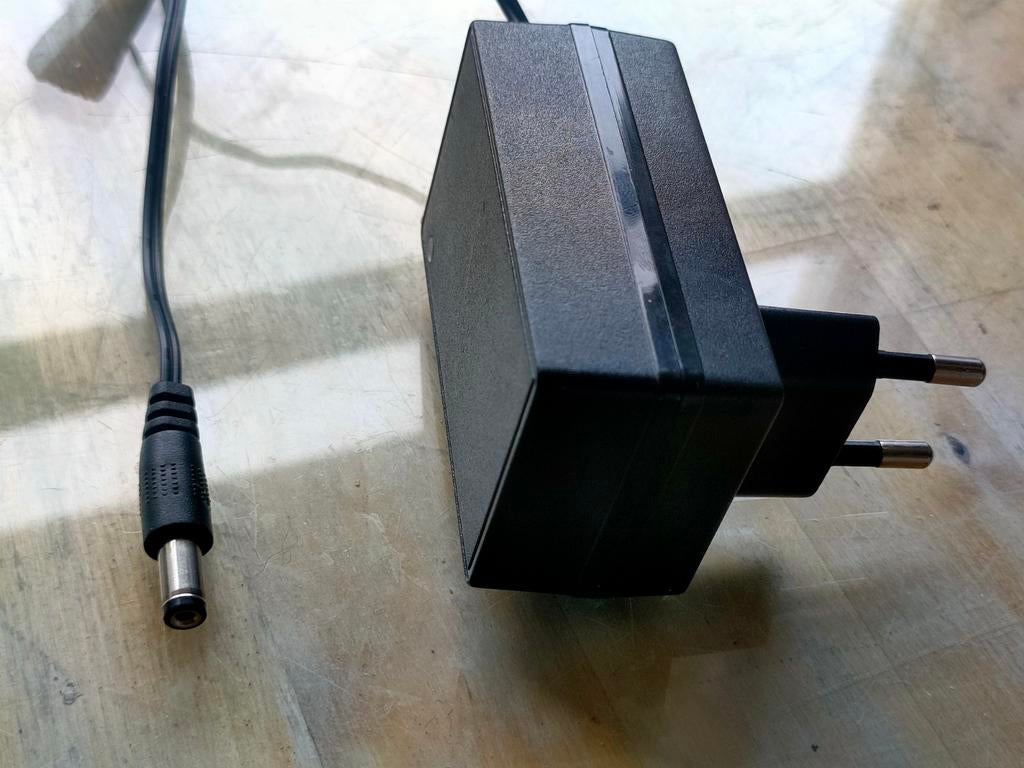 Li-ion Charger SL12103S - 12V 1A, Ophalen of Verzenden, Gebruikt