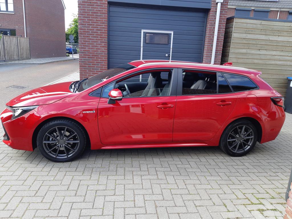 Toyota Corolla TS 1.8 LPG Hybrid 122pk CVT 2019 Rood, 74 €/maand, 4 cilinders, Stationwagon, 1316 kg