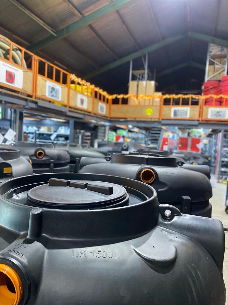 Kunststof regenwateropslagtanks / septictanks – Diverse mate, Doe-het-zelf en Verbouw, Buizen en Afvoer, Ophalen, Afvoer, Pvc