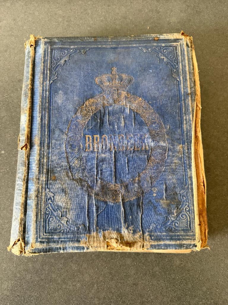 Gedenkboek Bronbeek originele zeldzame uitgave uit 1881, Gelezen, Niet van toepassing, Ophalen of Verzenden, Algemeen