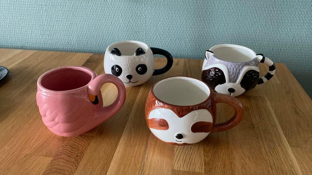 4 leuke dieren mokken (of bloempot), Ophalen of Verzenden, Zo goed als nieuw, Overige stijlen, Kop(pen) en/of Schotel(s)